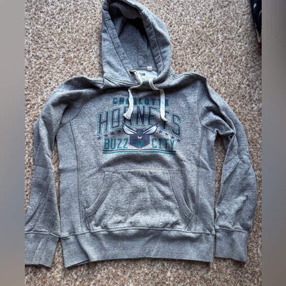 Tailgate Men’s Gray Charlotte Hornets Hoodie size small - Picture 1 of 4